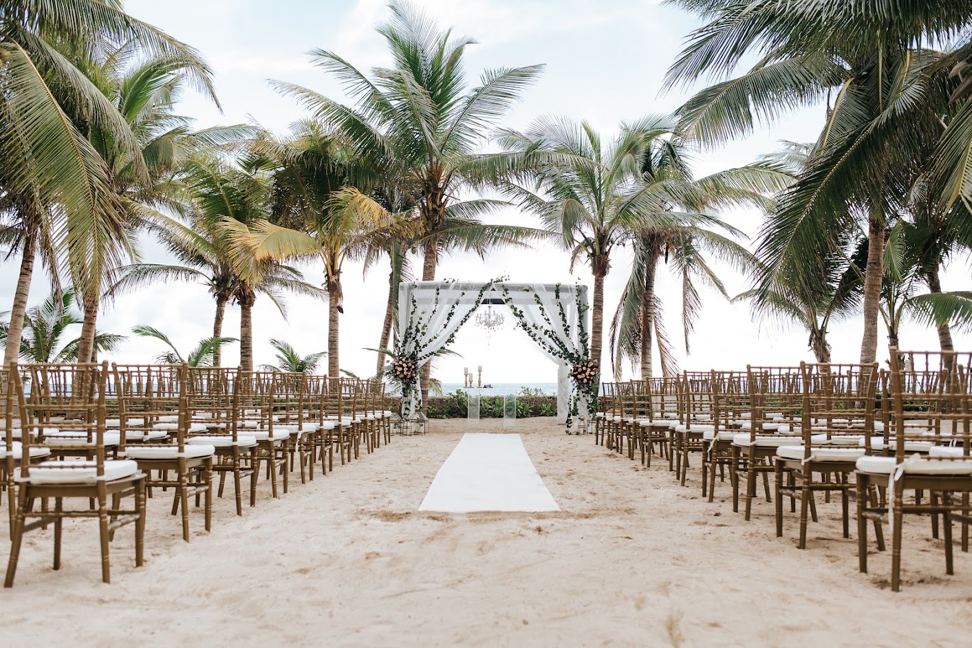 the do's and don'ts of planning a destination wedding